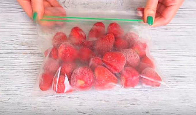 Как заморозить клубнику на зиму в морозильной камере без сахара целиком