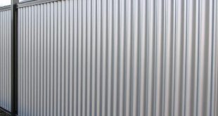 Заборы из профнастила: практичное ограждение с характером